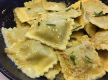 Load image into Gallery viewer, PASTA Ravioli - Artichoke - Pesto Sauce
