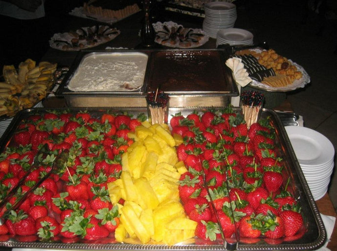 Chocolate Dipped Strawberry & Pineapple, 20 Servings